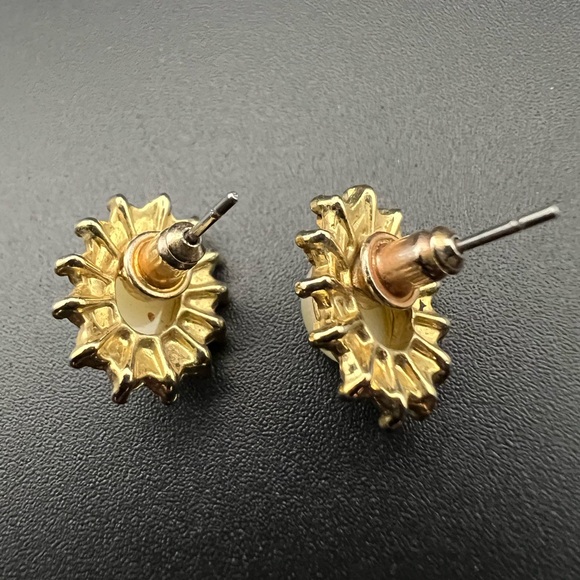 GOLD TONE AND RHINESTONE FAUX PEARL EARRINGS - Picture 2 of 3